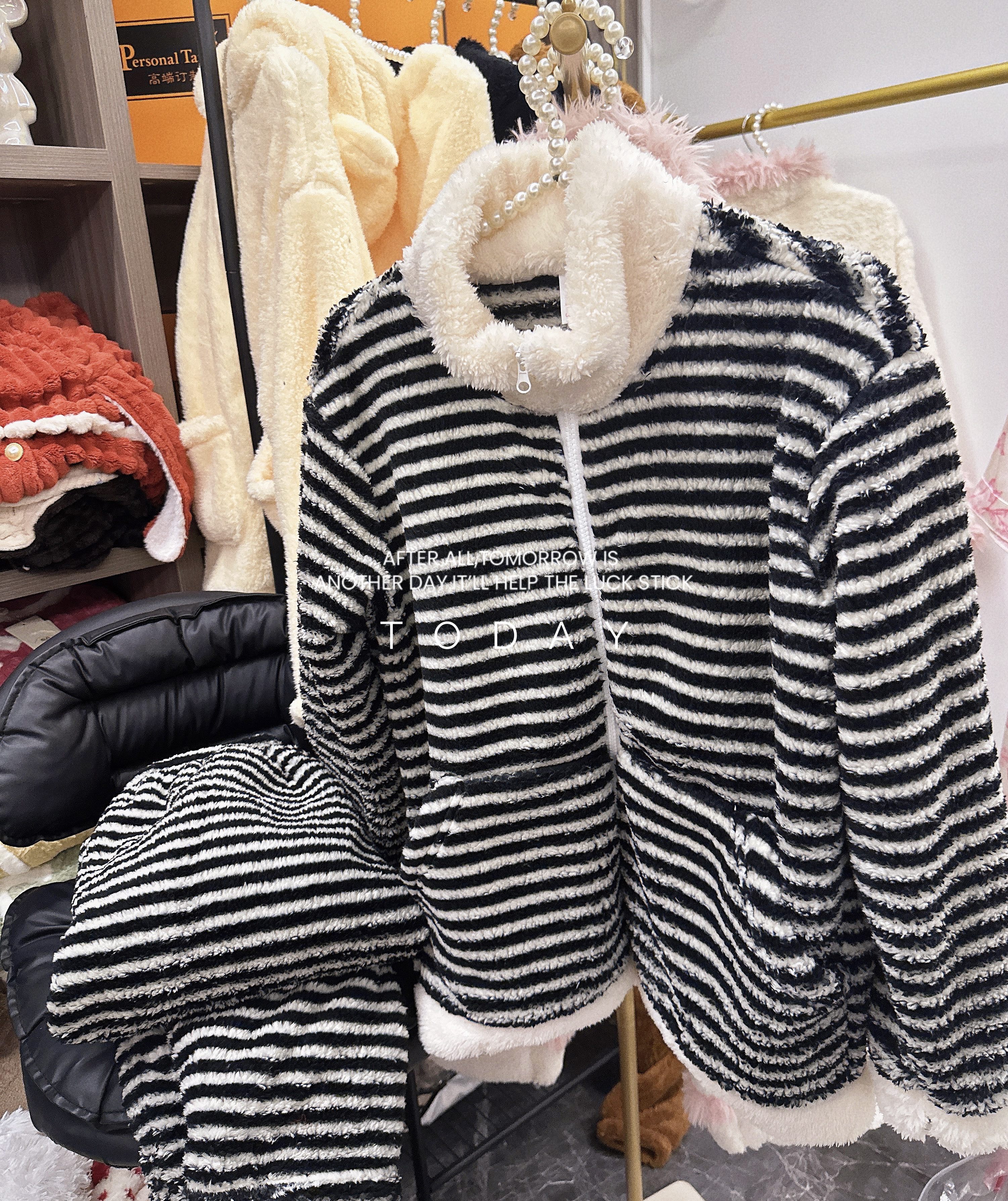 2025冬季新款韩版简约条纹立领双面绒睡衣女加绒加厚毛绒家居服