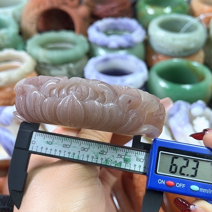 石英质玉手镯未镶嵌