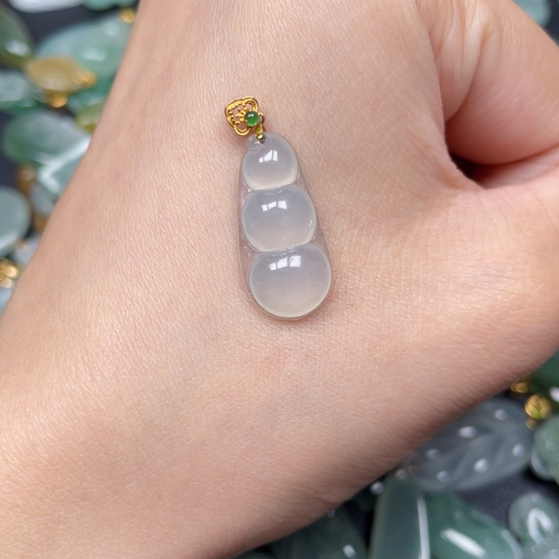 翡翠颈饰18K金镶嵌翡翠