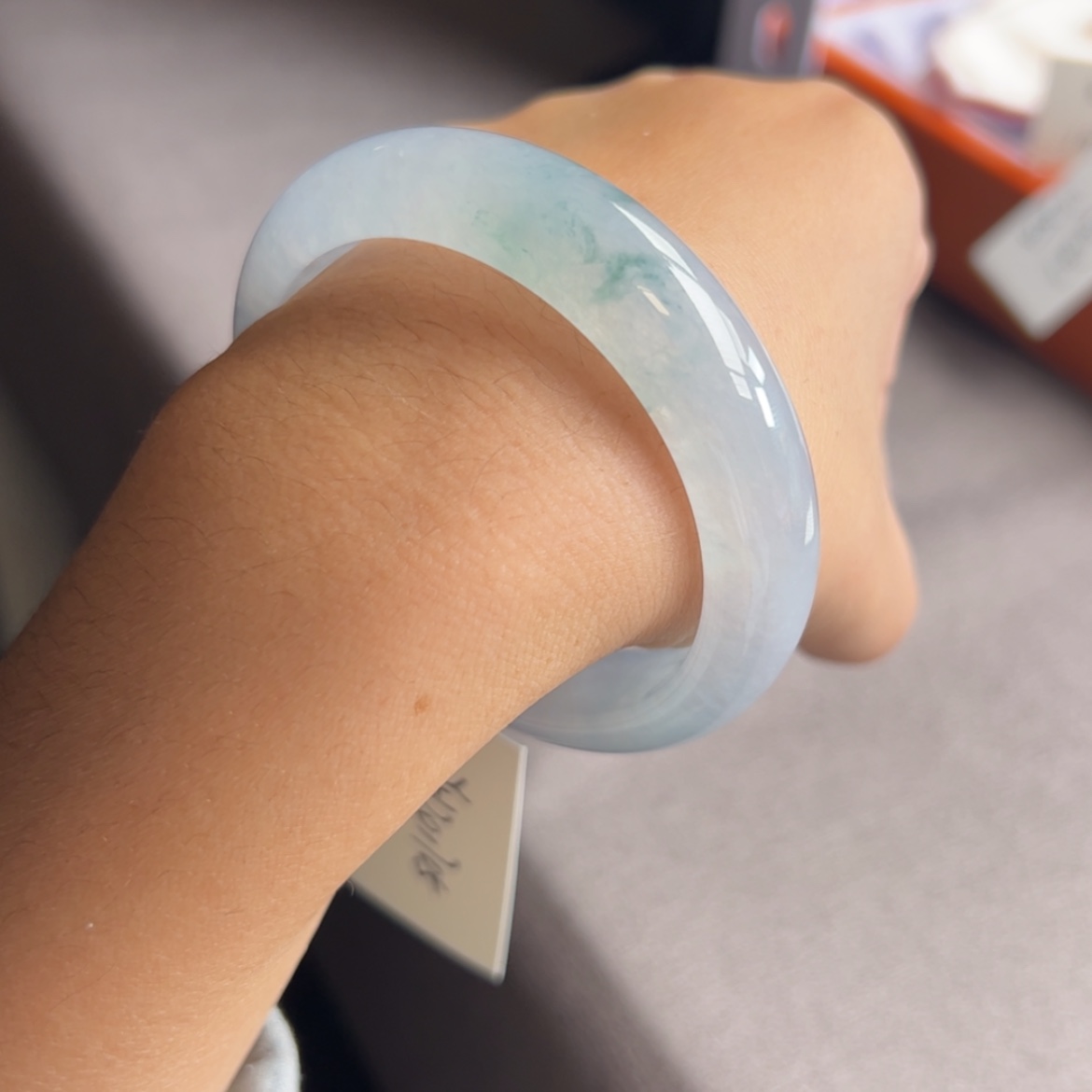 【闪购商品】翡翠手镯未镶嵌飘蓝花