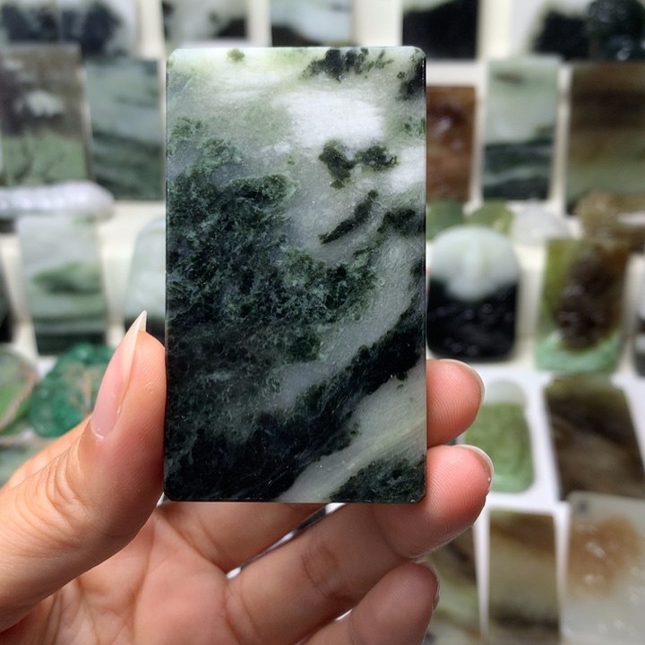 独山玉未镶嵌颈饰