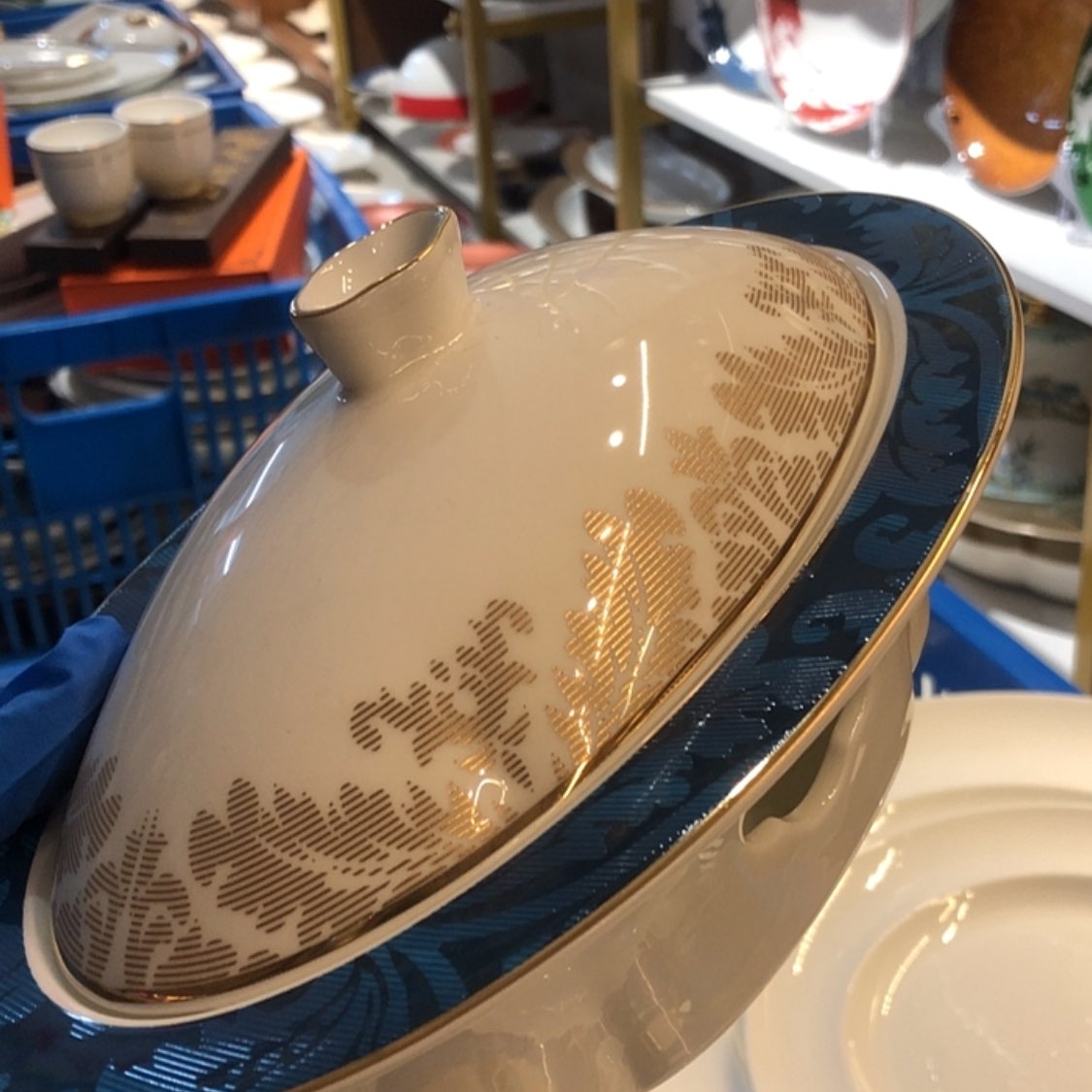 【闪购商品】瓷高骨瓷浮雕金鱼炉