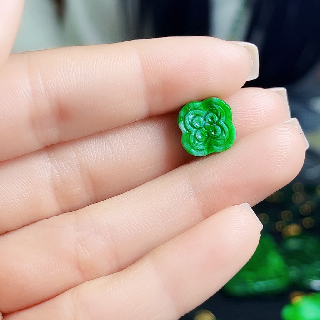 颈饰未镶嵌翡翠多样性