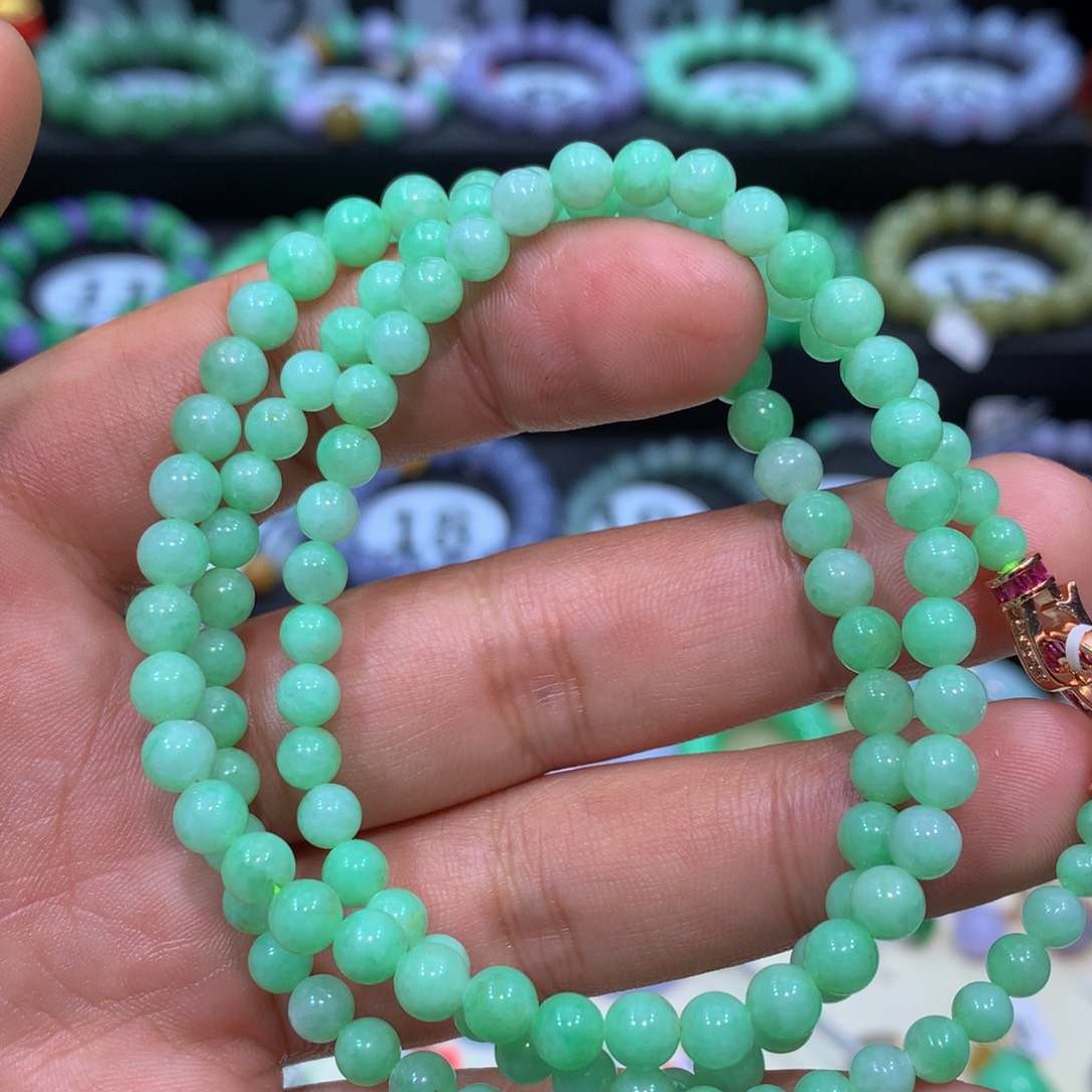 翡翠未镶嵌颈饰翡翠