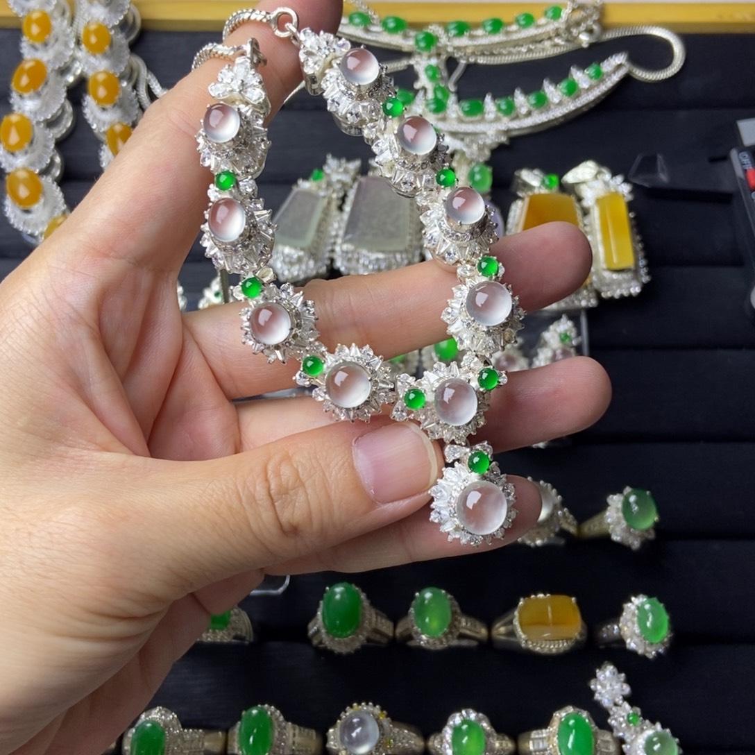 定制翡翠未镶嵌白冰套链