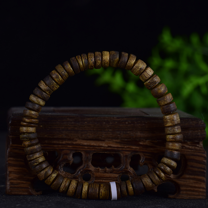 V4 海南莺歌绿奇楠沉香手串