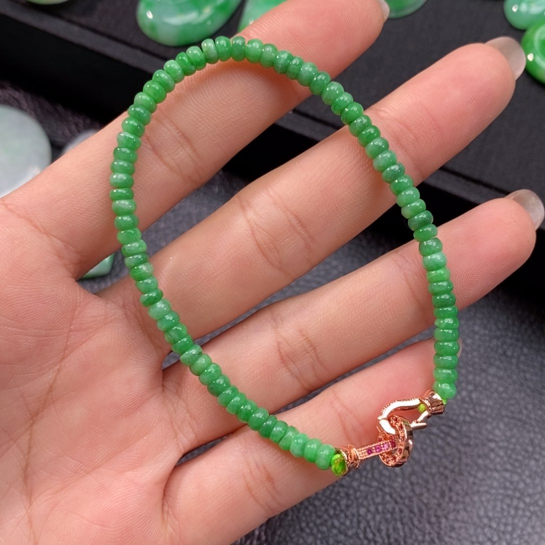 翡翠手串未镶嵌翡翠