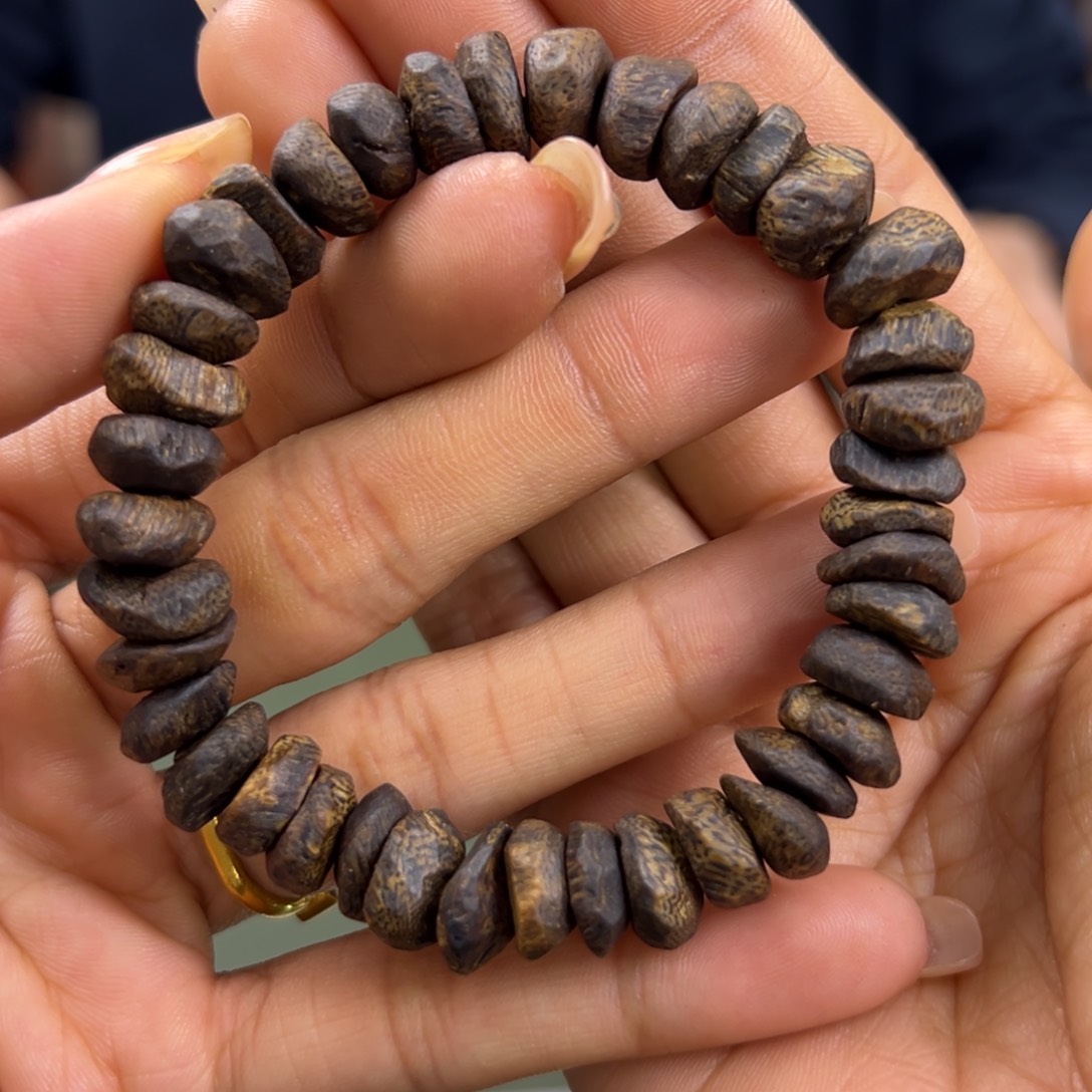 沉香手串透顶绿沉水包壳卡1.0/13g+