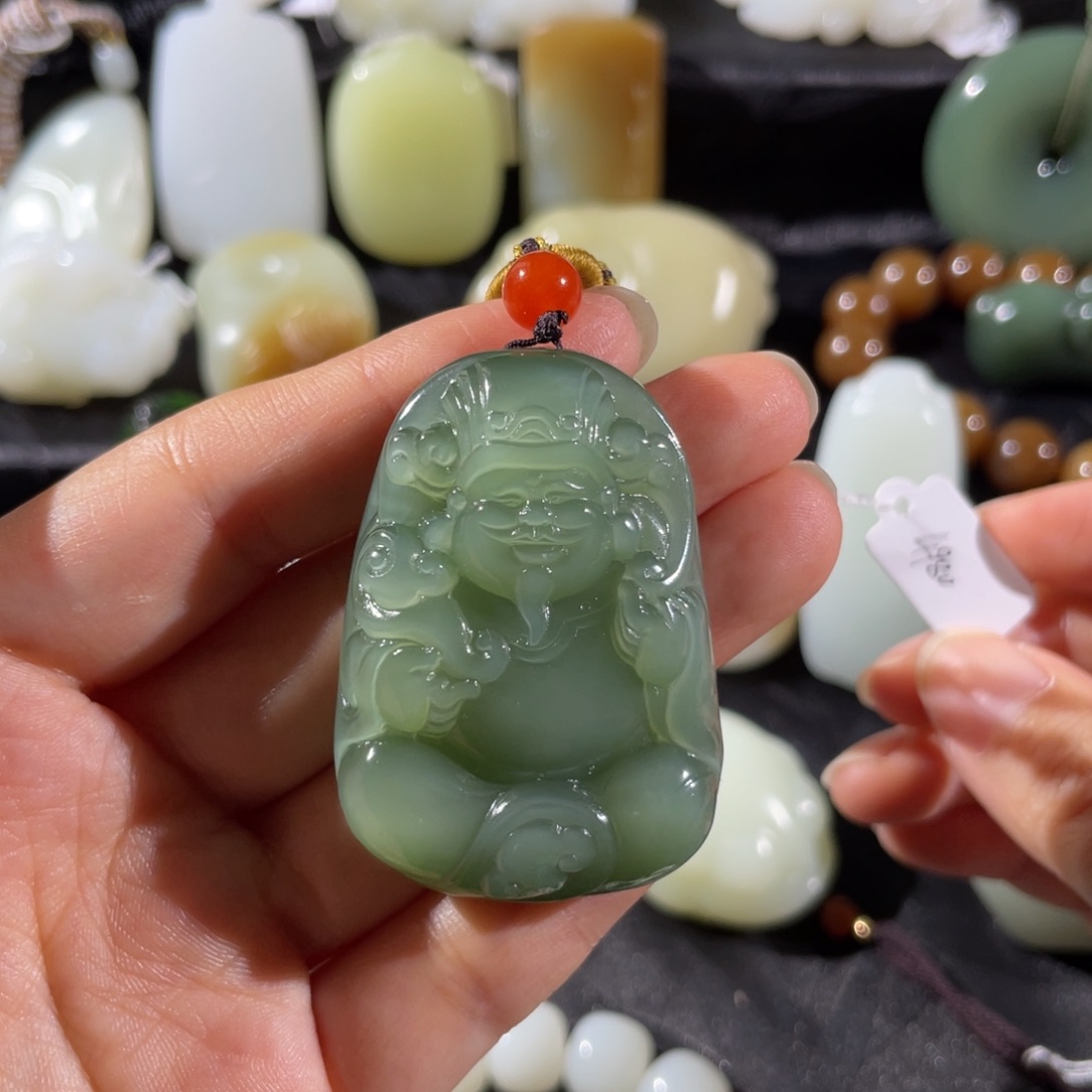 龙***翔和田玉未镶嵌颈饰