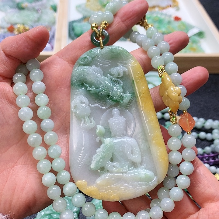 翡翠颈饰未镶嵌吊坠