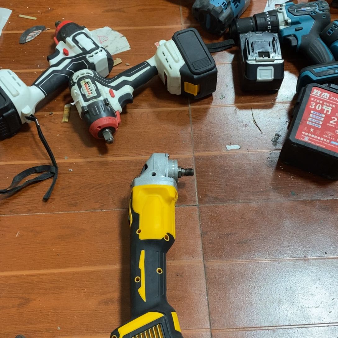 牧田脚角磨机裸机无电池没有配件125型号