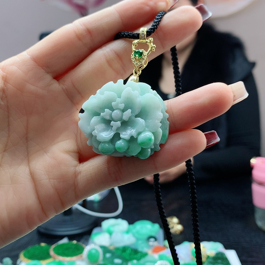 【闪购商品】翡翠吊坠(赠链)合金