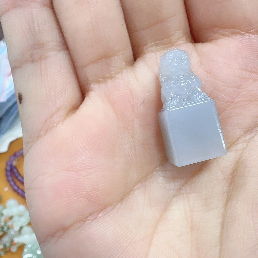 和田玉雕刻件YY未镶嵌天***?