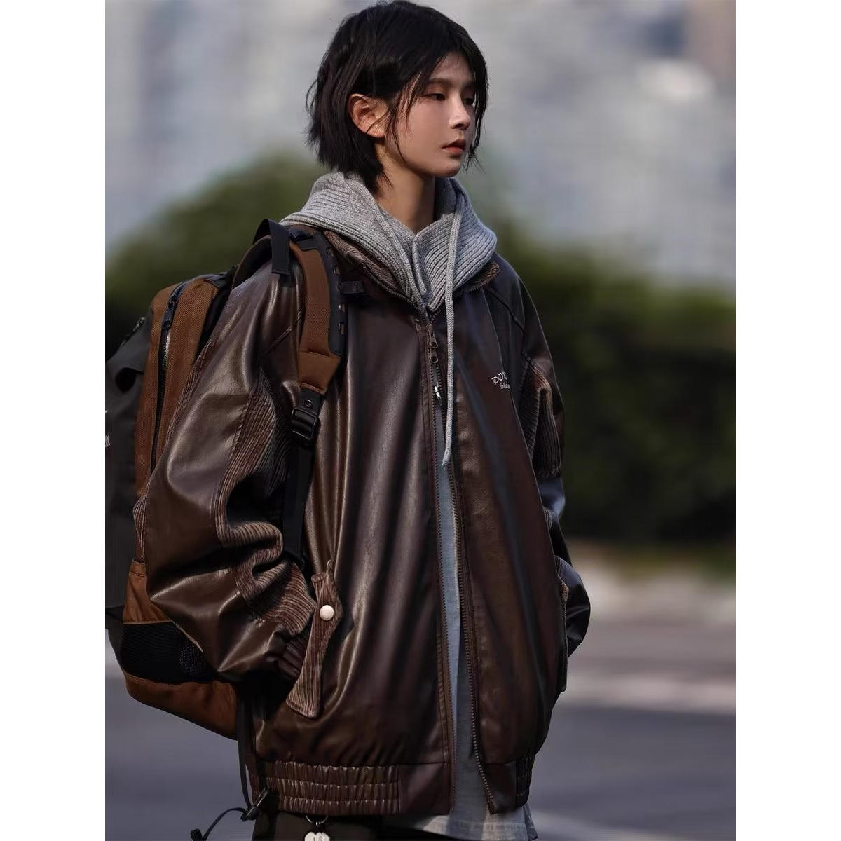 2025年孤僻星球痞帅美式青年皮夹克黑色机车潮女宽松PU皮双层刺绣