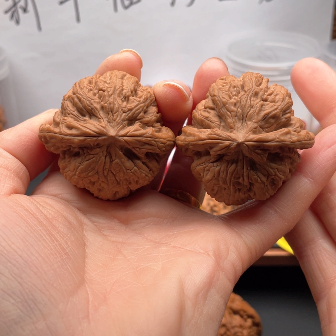 文玩核桃把件粗筋45全品