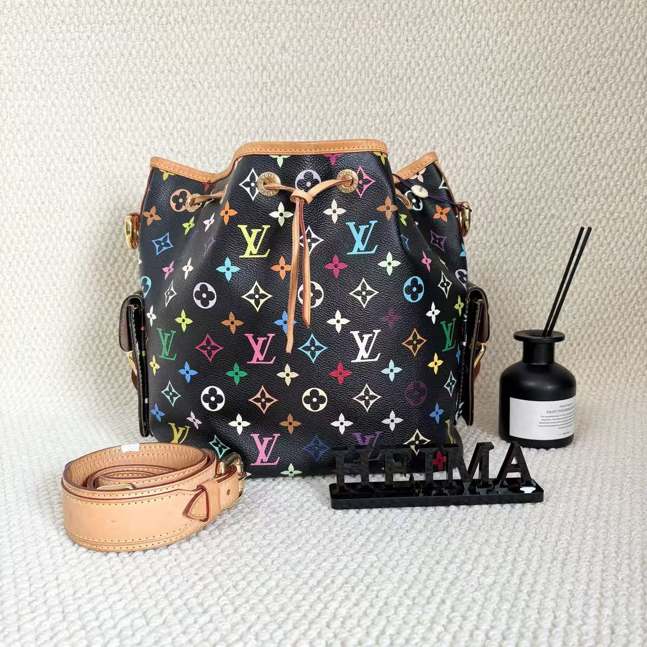 95新 LouisVuitton/路易威登 18316393 LV黑三彩抽绳水桶 25*26 