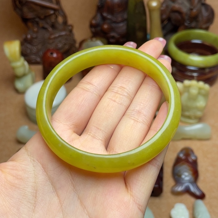 蛇纹石玉未镶嵌颈饰60