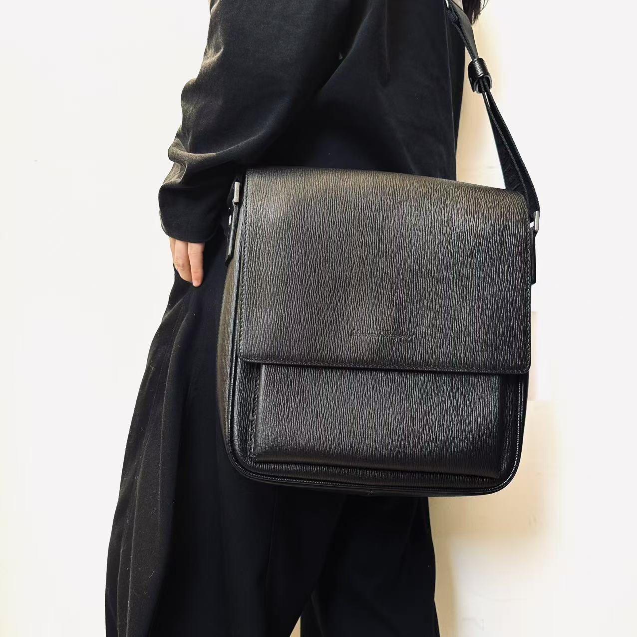 95新 FERRAGAMO/菲拉格慕 菲拉格慕单肩包 2506260332