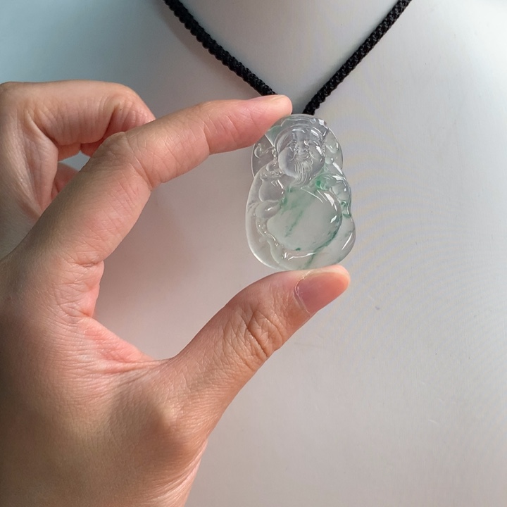 翡翠未镶嵌颈饰…..