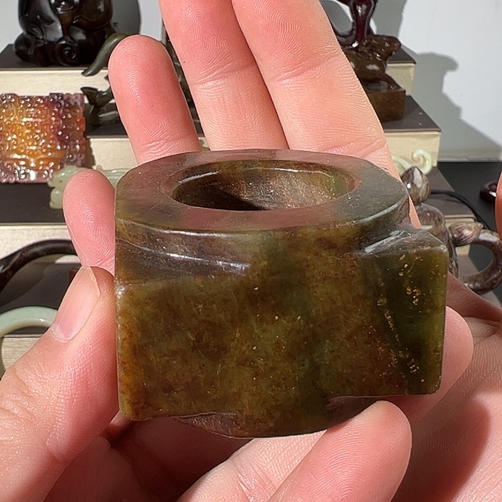 石英质玉合金颈饰