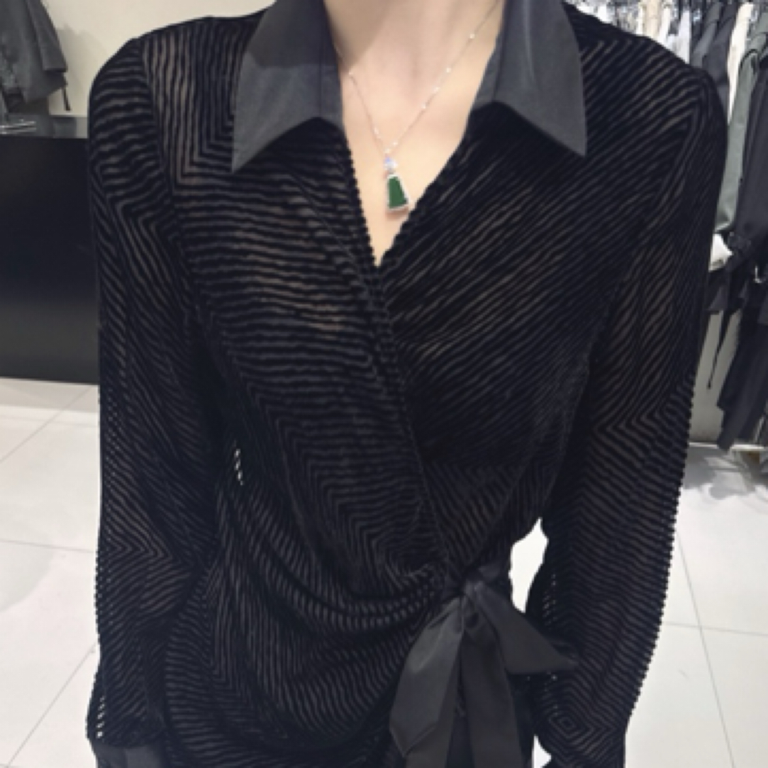 春季新款设计感不规则醋酸缎面衬衫法式气质收腰显瘦上衣