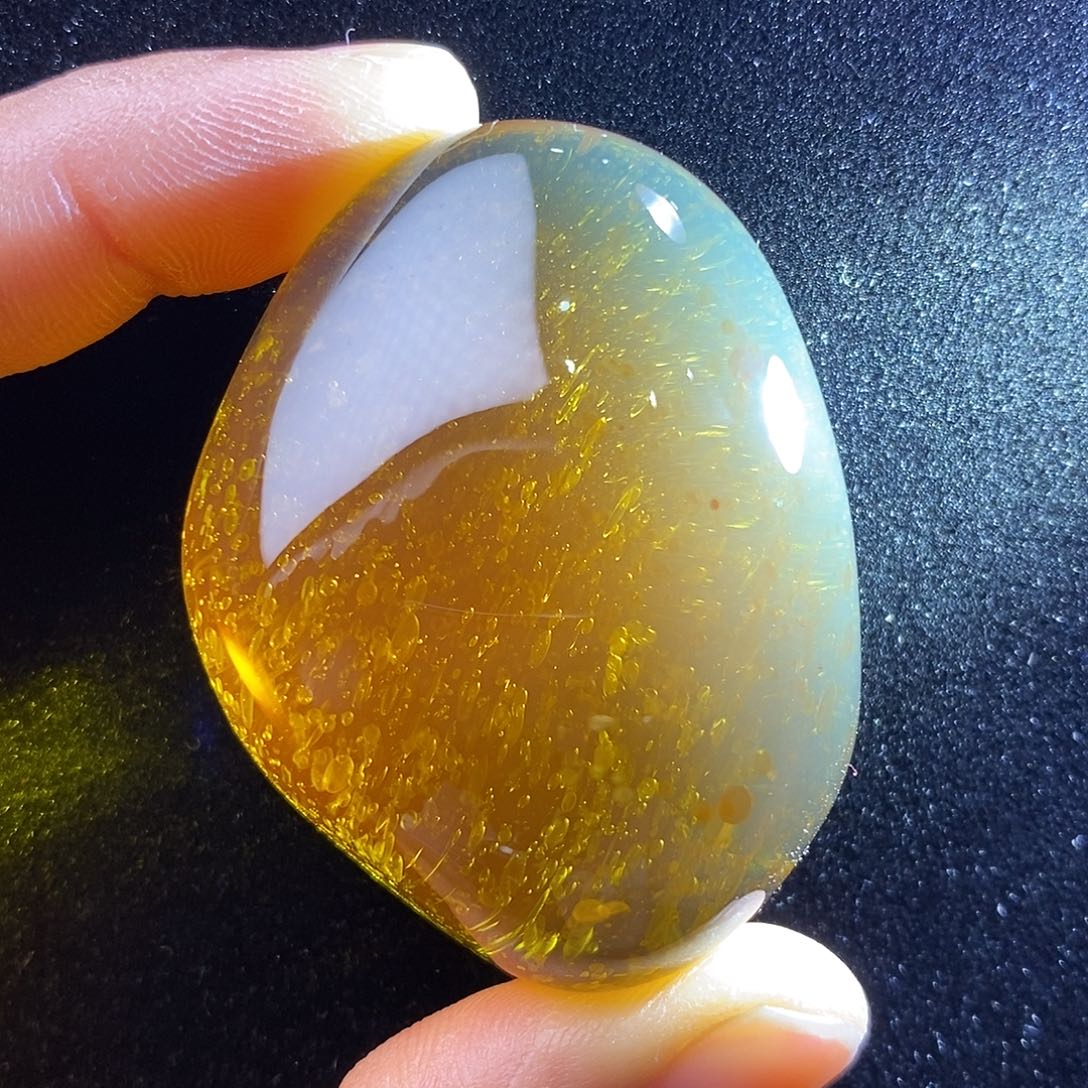 琥珀颈饰未镶嵌25.6克