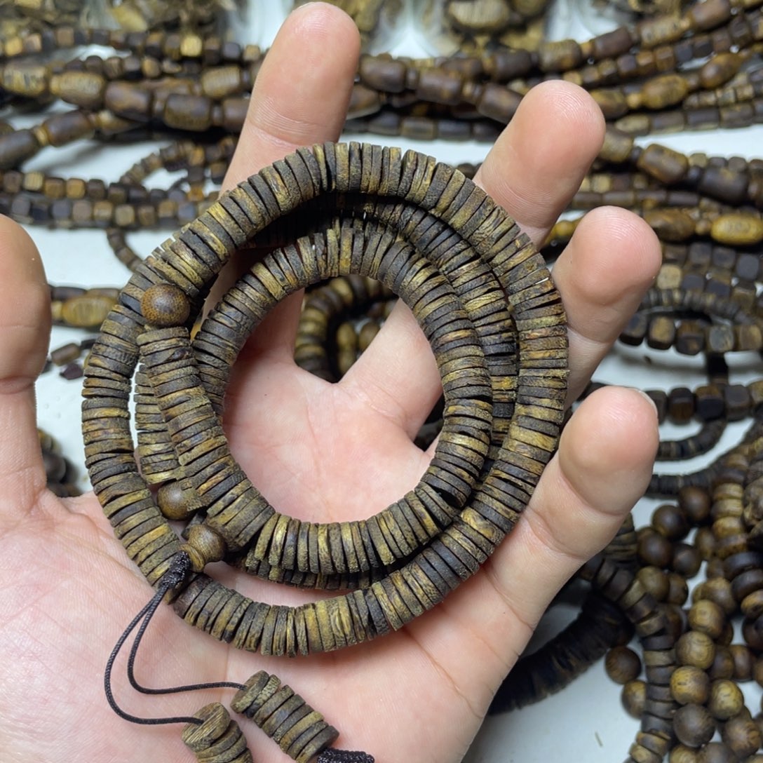 沉香碎屑沉香+0.8片片珠多圈37克加