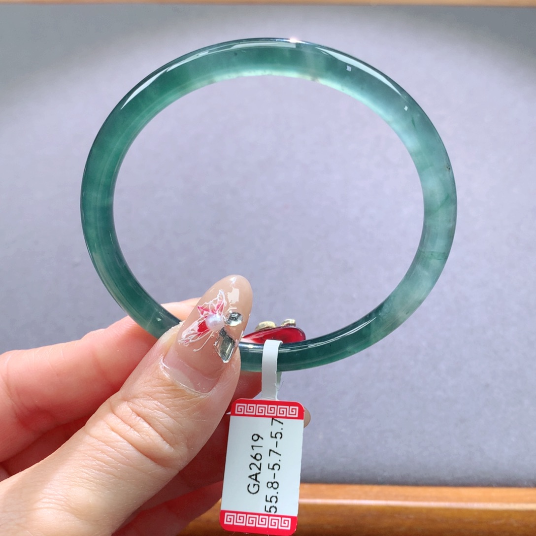 翡翠手镯未镶嵌天然翡翠手镯