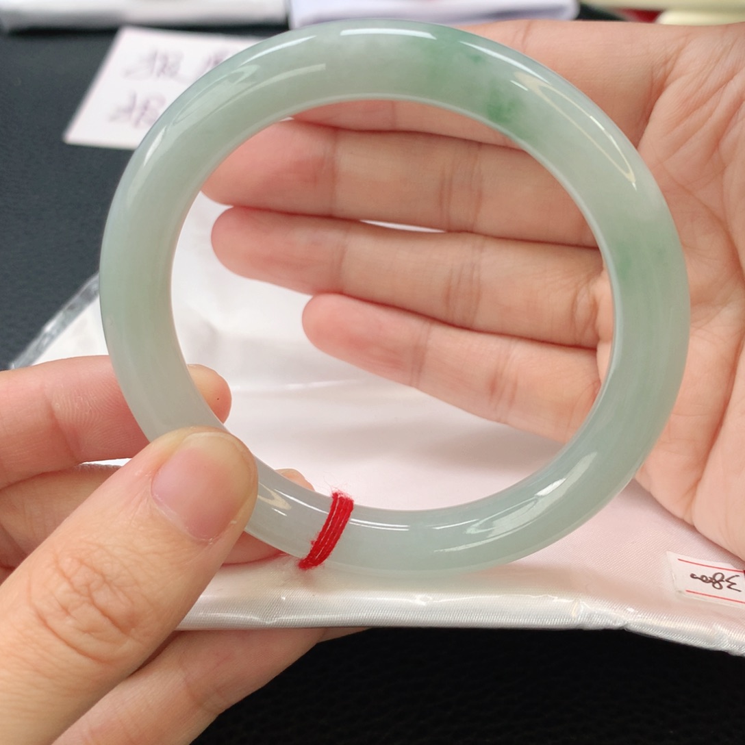 翡翠手镯未镶嵌缅甸圆55.6