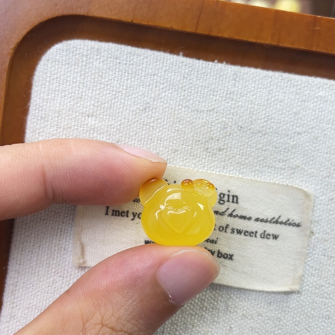 未镶嵌琥珀珠宝奇石鸡油黄小熊