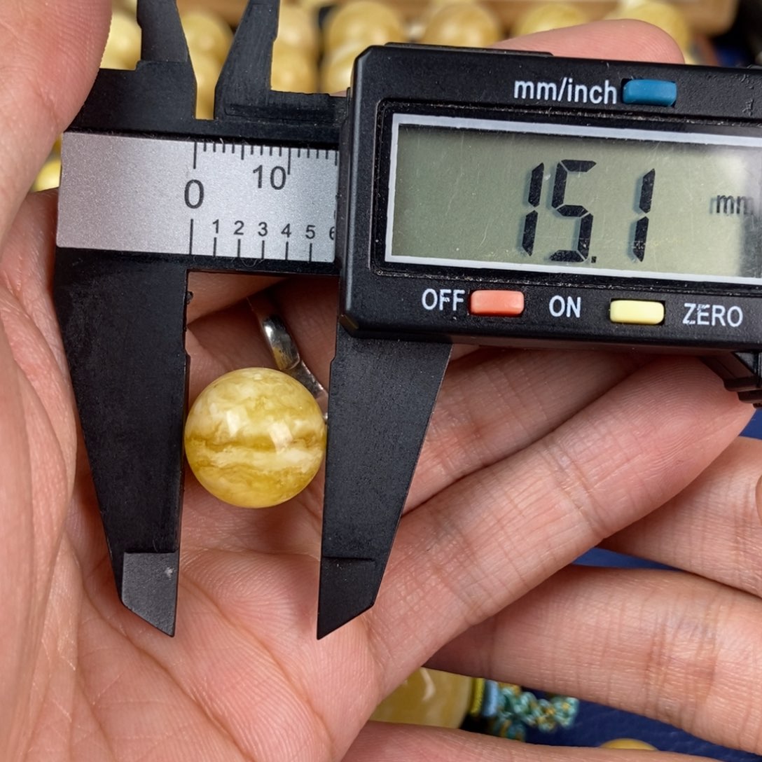 未镶嵌琥珀裸石M***.蜜蜡