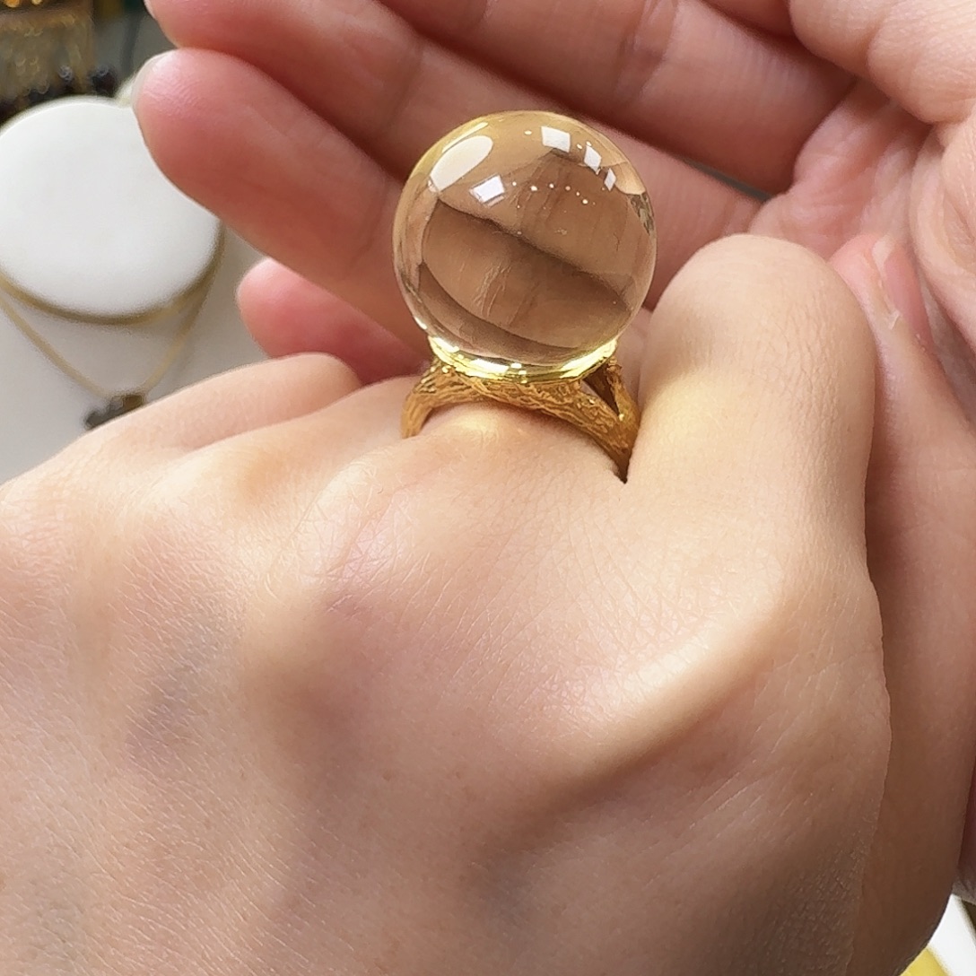 琥珀未镶嵌颈饰戒指