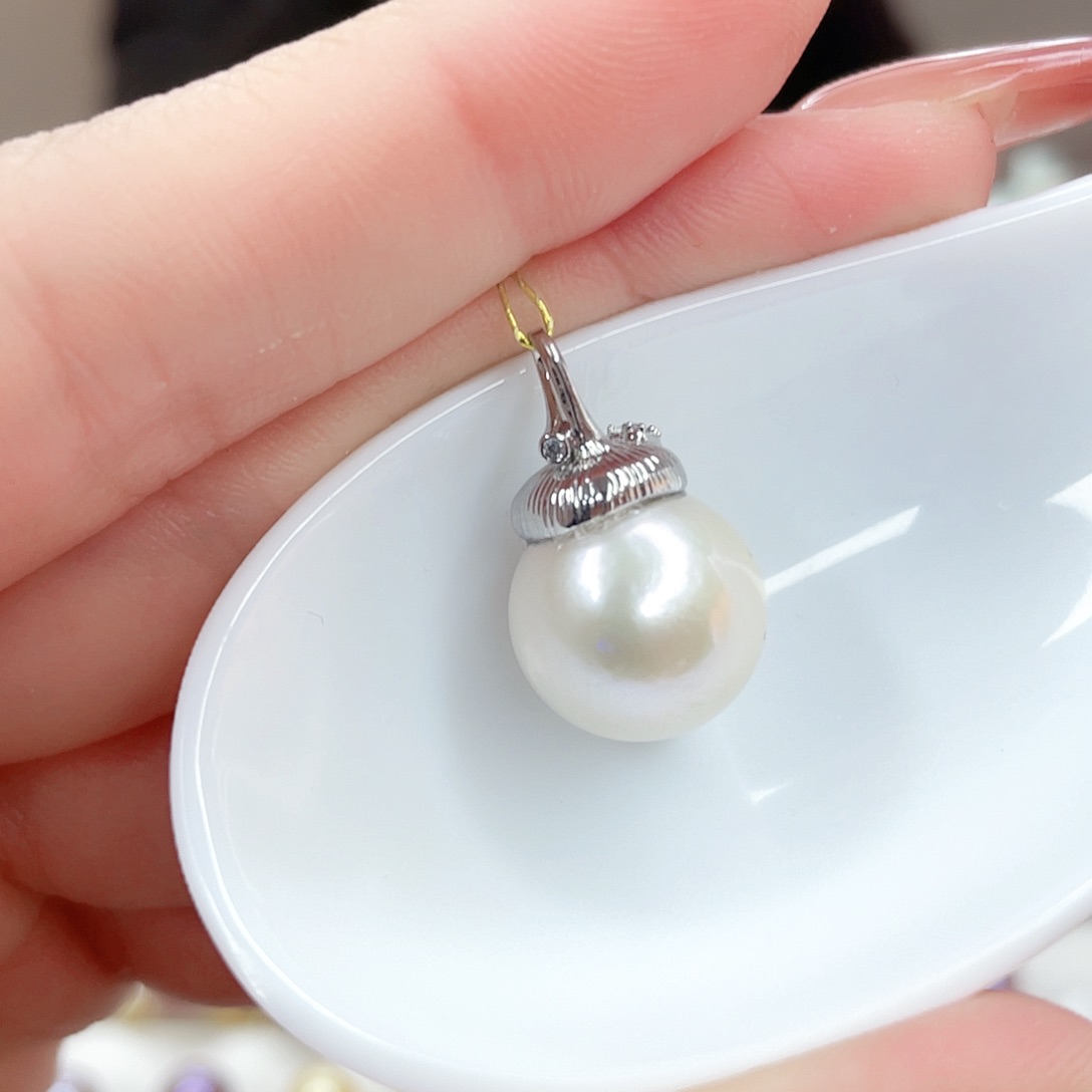 淡水珍珠吊坠(赠链)未镶嵌