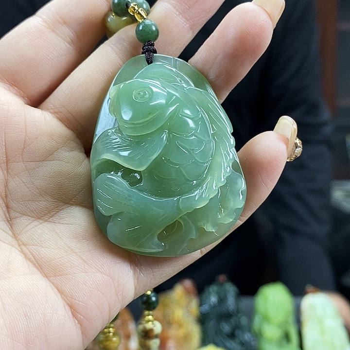 蛇纹石玉吊坠未镶嵌