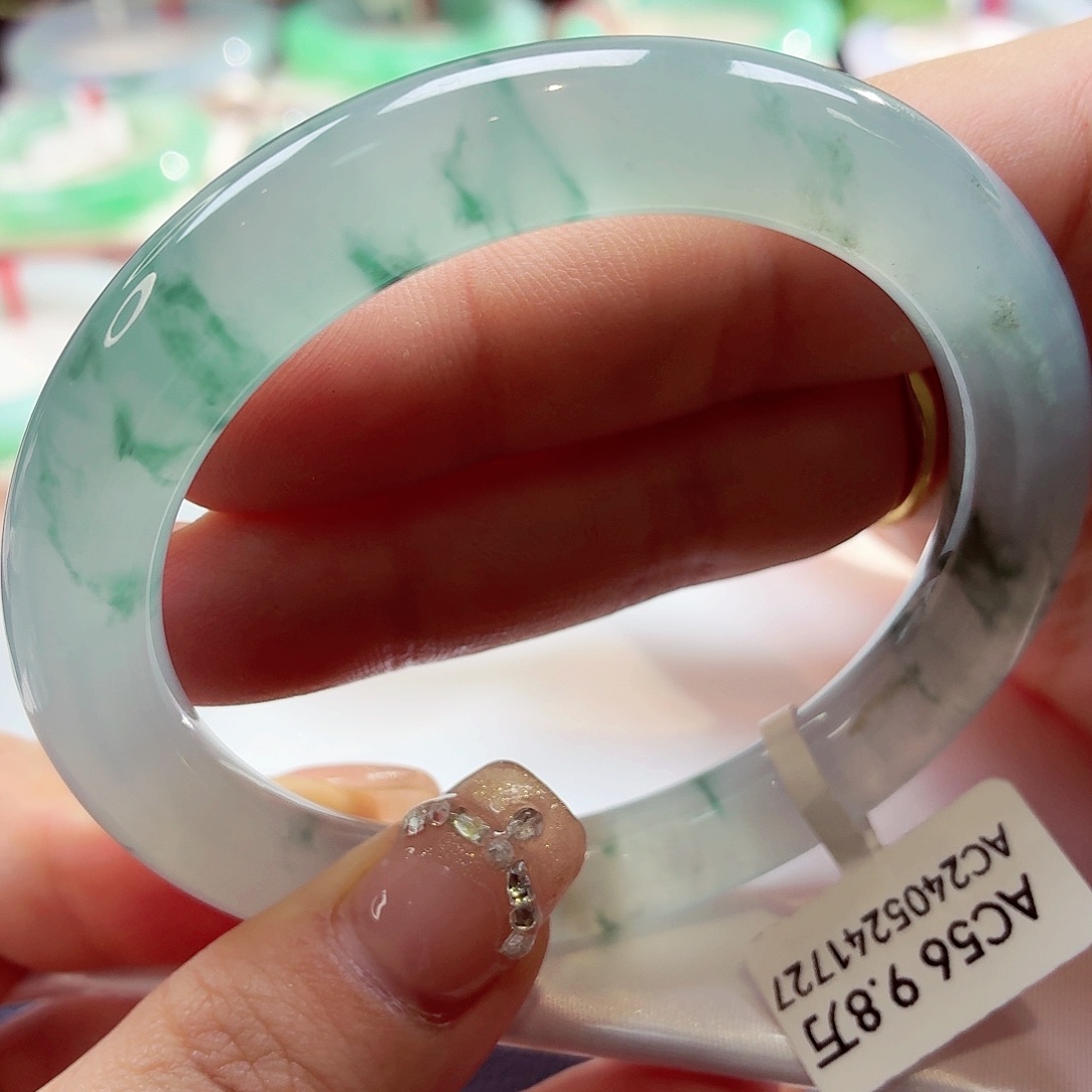 翡翠未镶嵌手镯（贵妃镯）高冰飘蓝花88-04