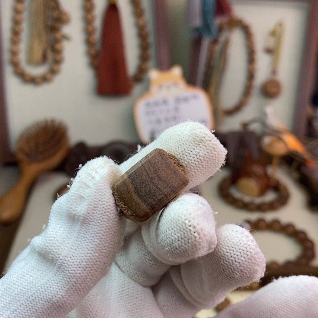 檀香木手串/手链印度迈索尔老山檀瑕疵无事手牌2.0*1.3