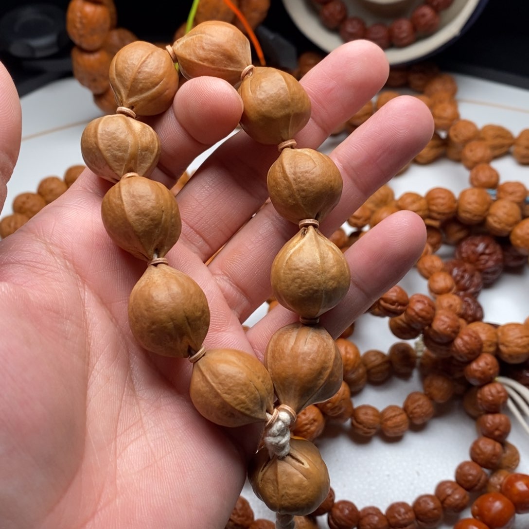 文玩核桃手串遇**！小核桃