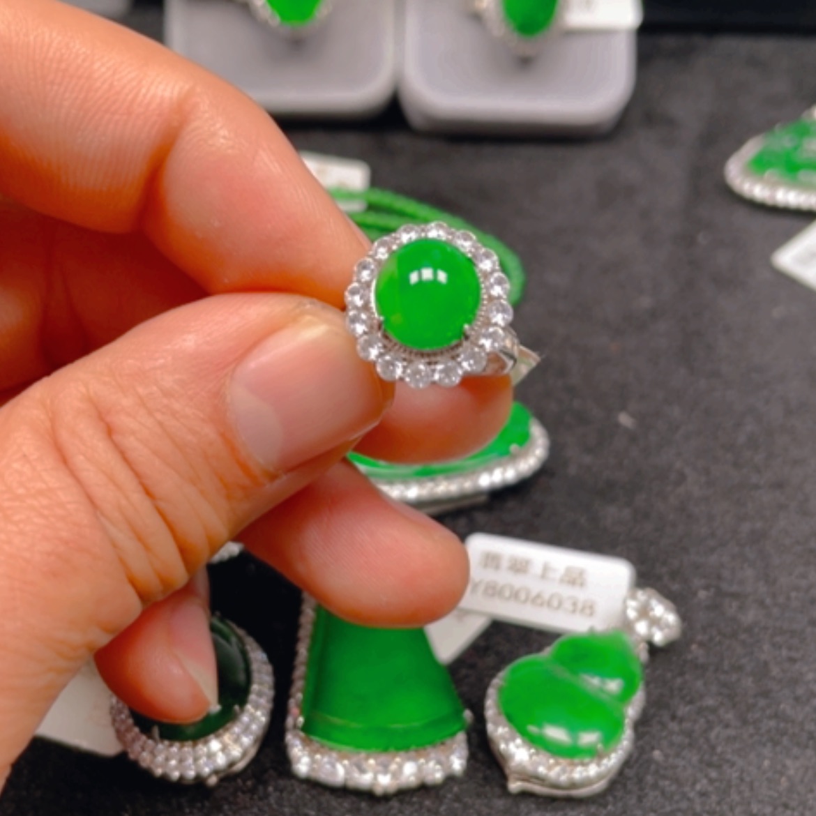 【闪购商品】翡翠颈饰银S925镶嵌戒指