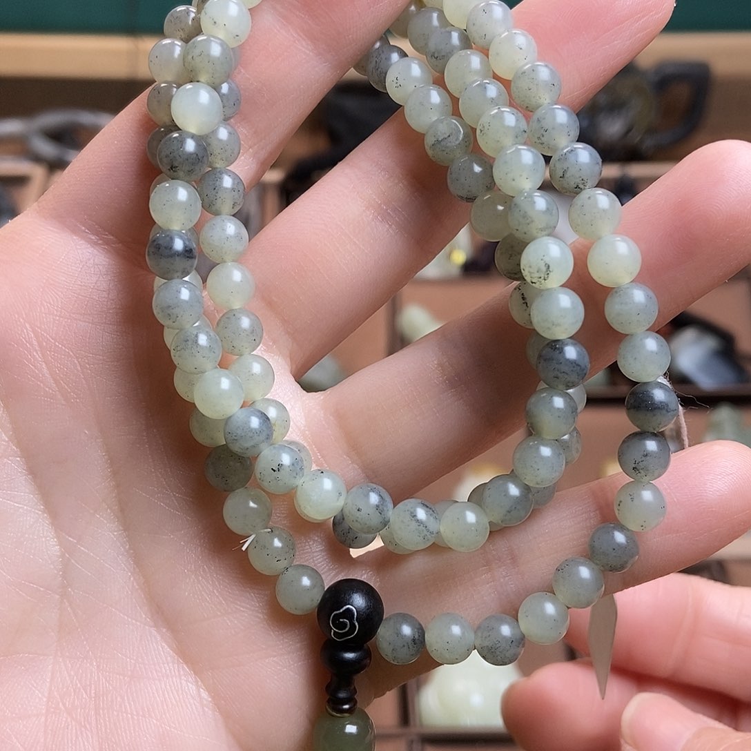 和田玉（糖玉）颈饰未镶嵌