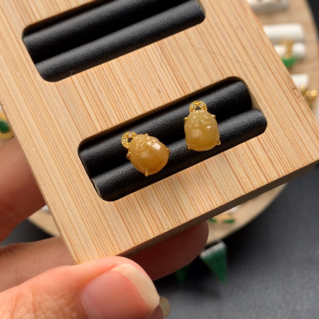 翡翠18K金镶嵌耳饰翡翠