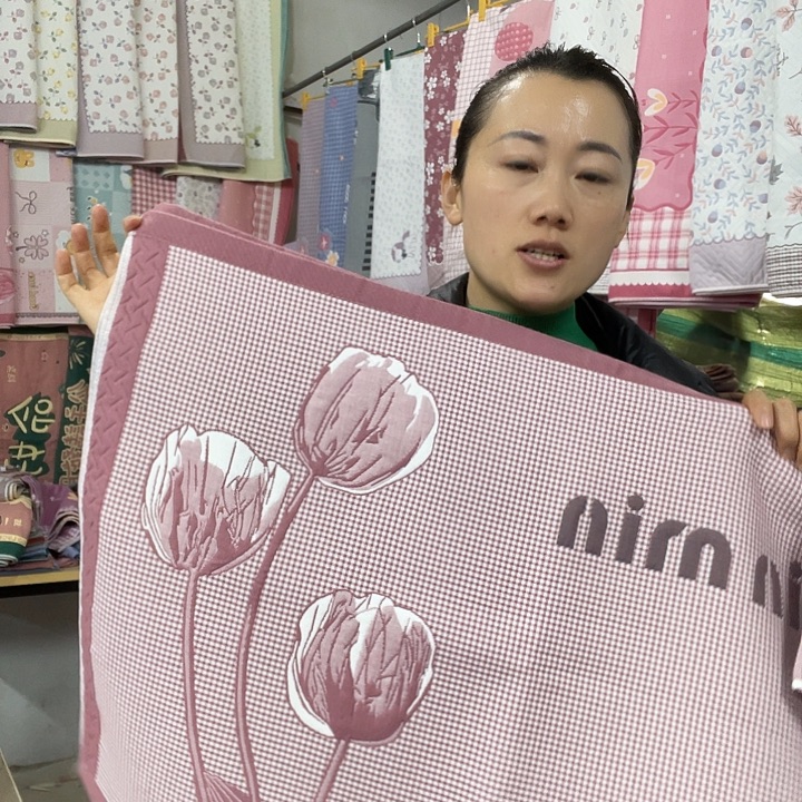 棉特价酒红色郁金香