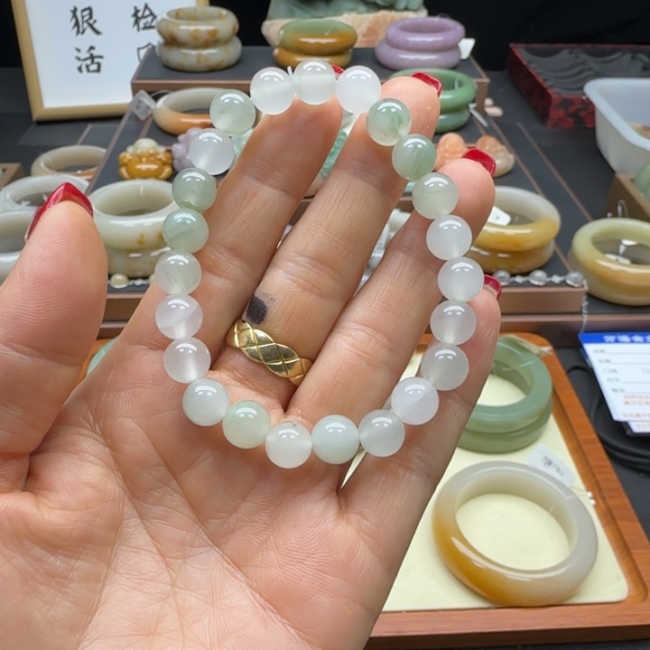 石英岩玉未镶嵌手镯