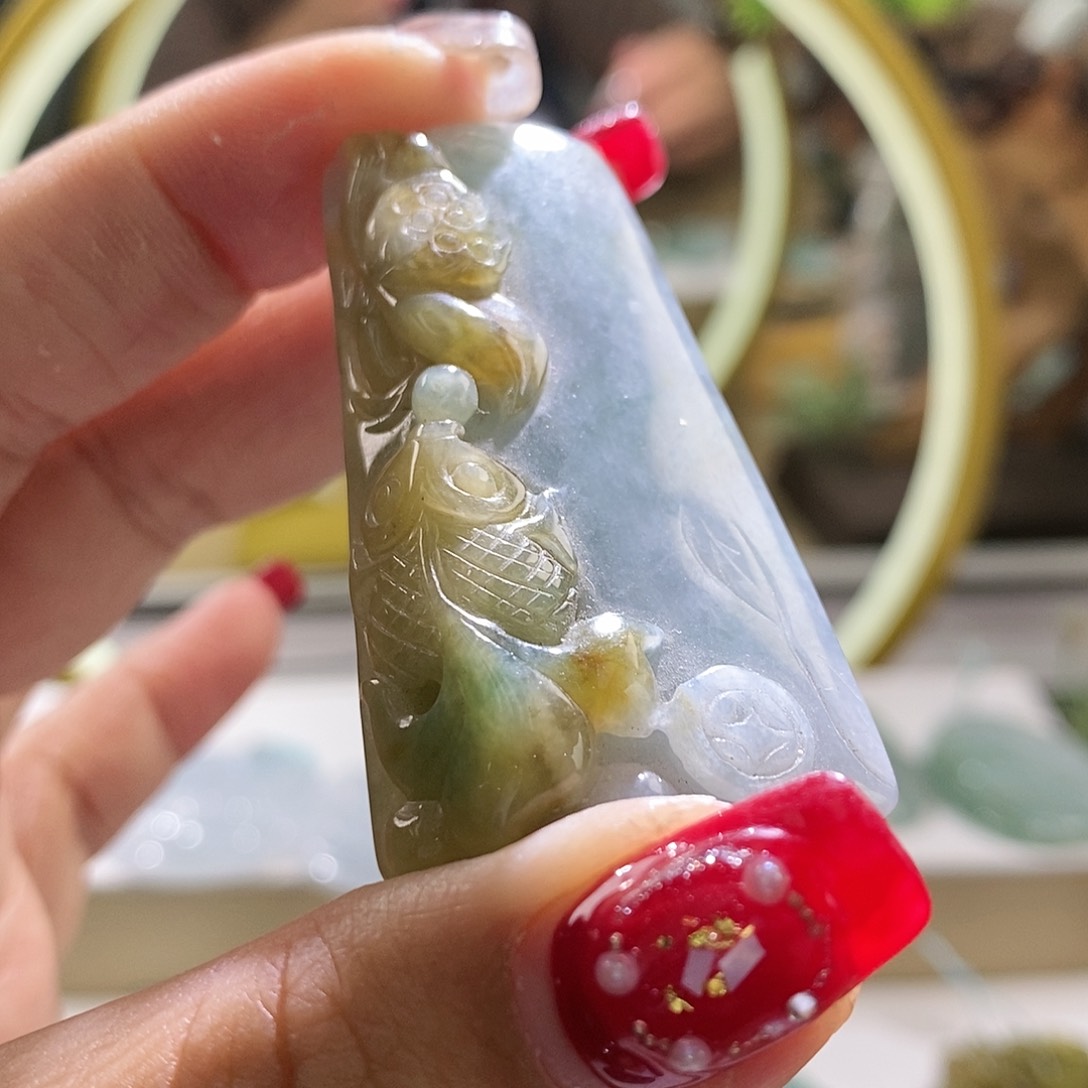 【闪购商品】翡翠颈饰未镶嵌鱼