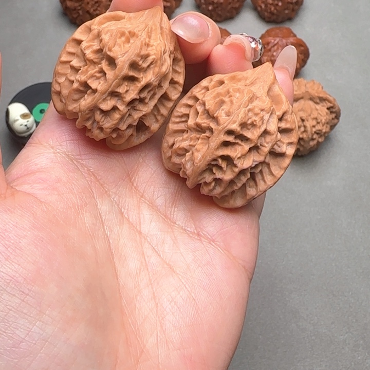 文玩核桃把件曹大龙