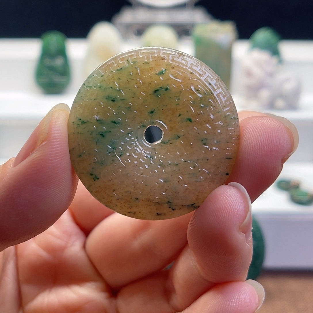 独山玉未镶嵌颈饰