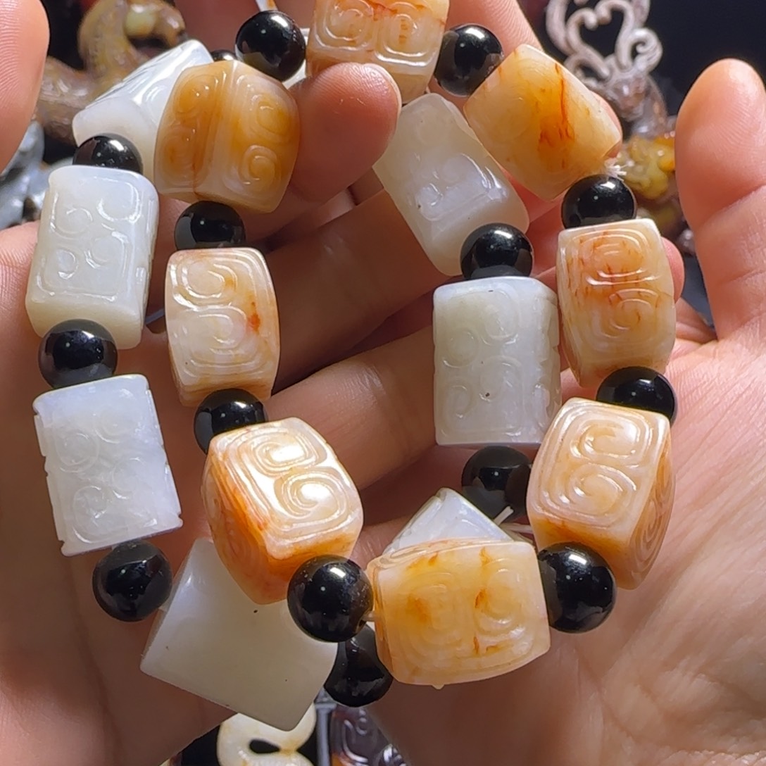 和田玉颈饰未镶嵌大**利