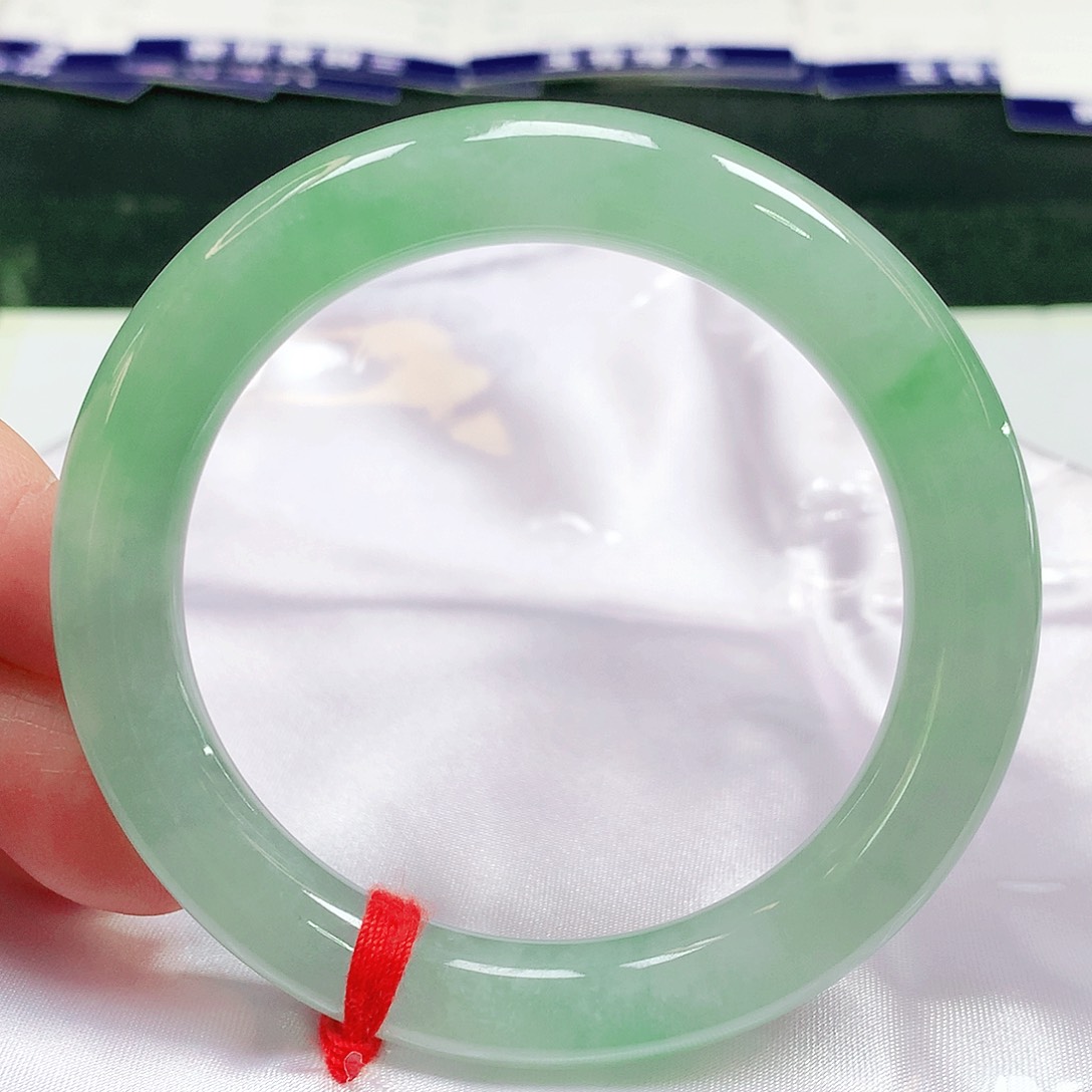 翡翠手镯（圆镯）未镶嵌20号