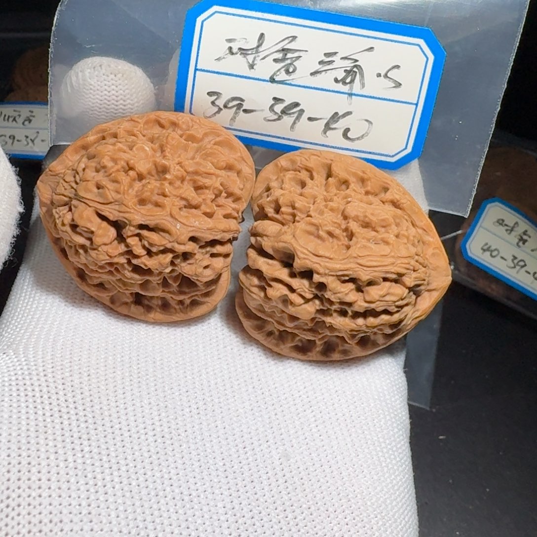 文玩核桃把件22号三角