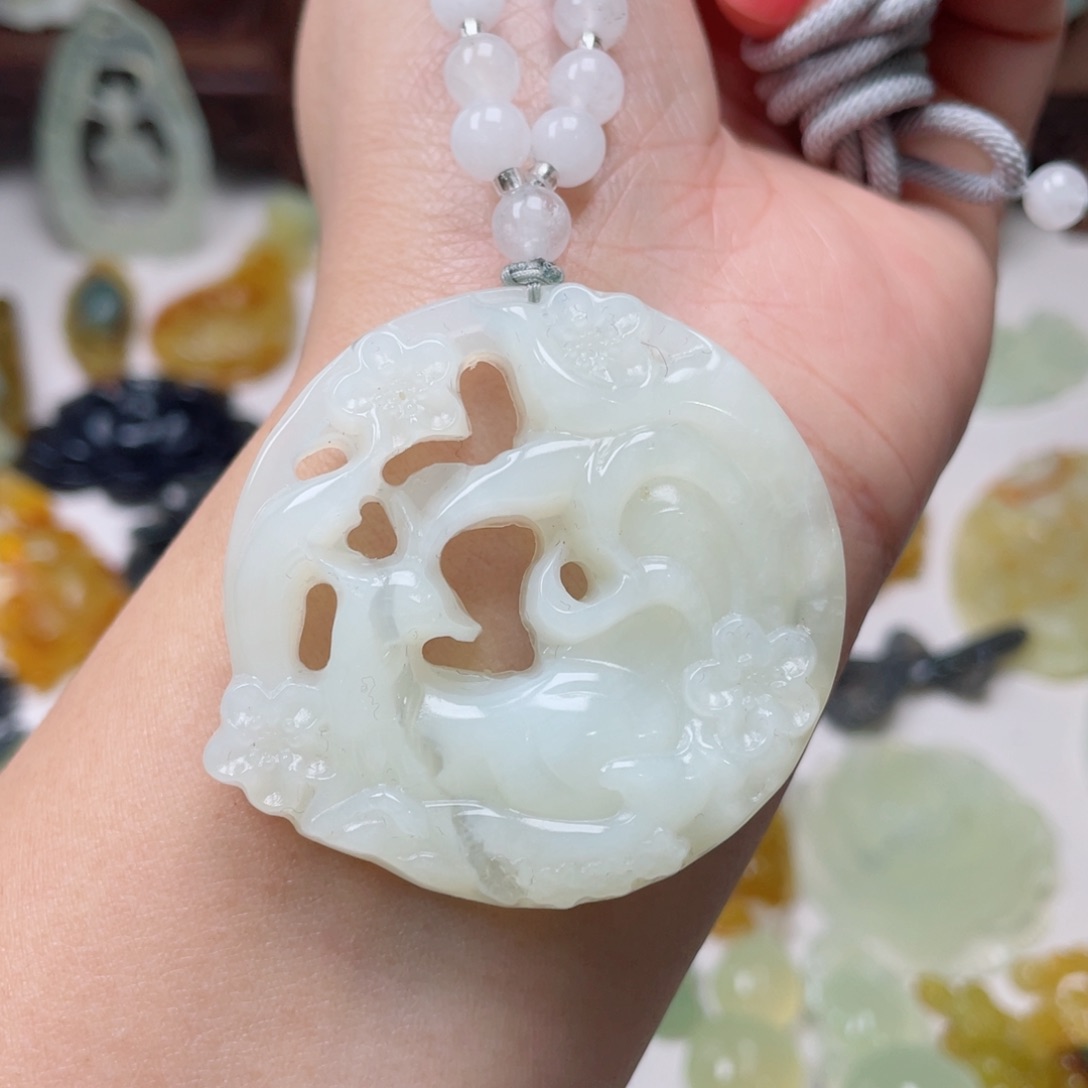 蛇纹石玉颈饰未镶嵌