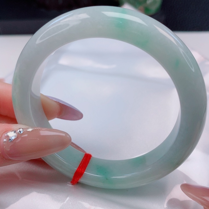 翡翠未镶嵌手镯52圈